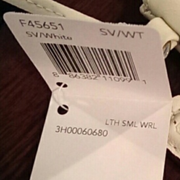 Coach white wristlet - Picture 7 of 7